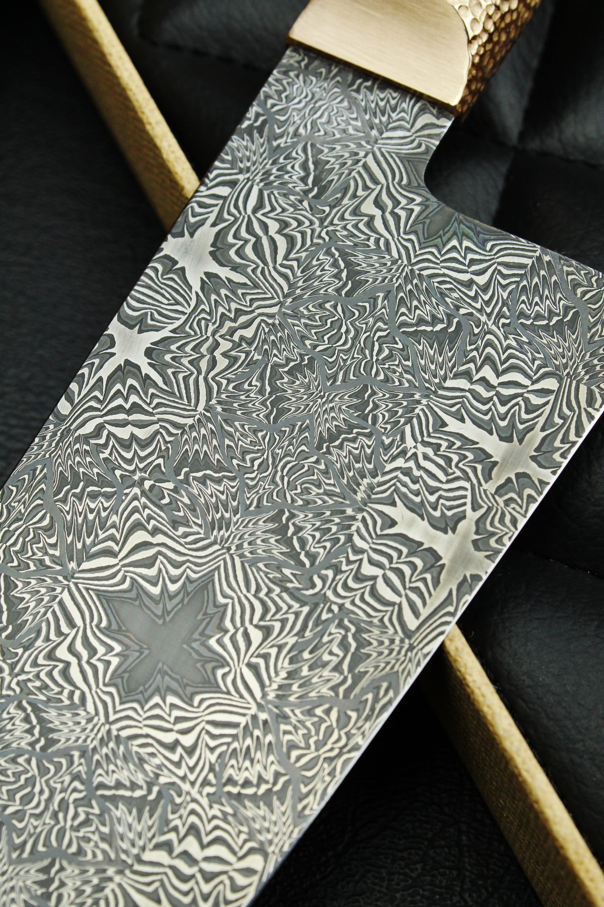 S-Damascus Gyuto Snake Oval