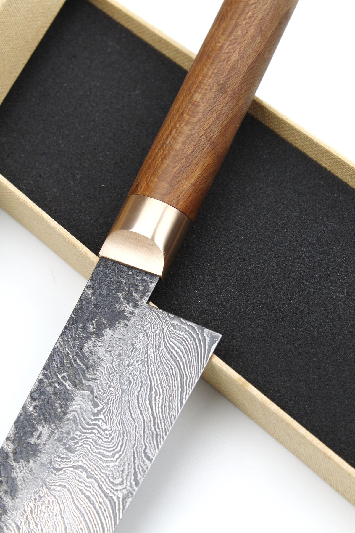 Damascus Santoku 320L Elmwood