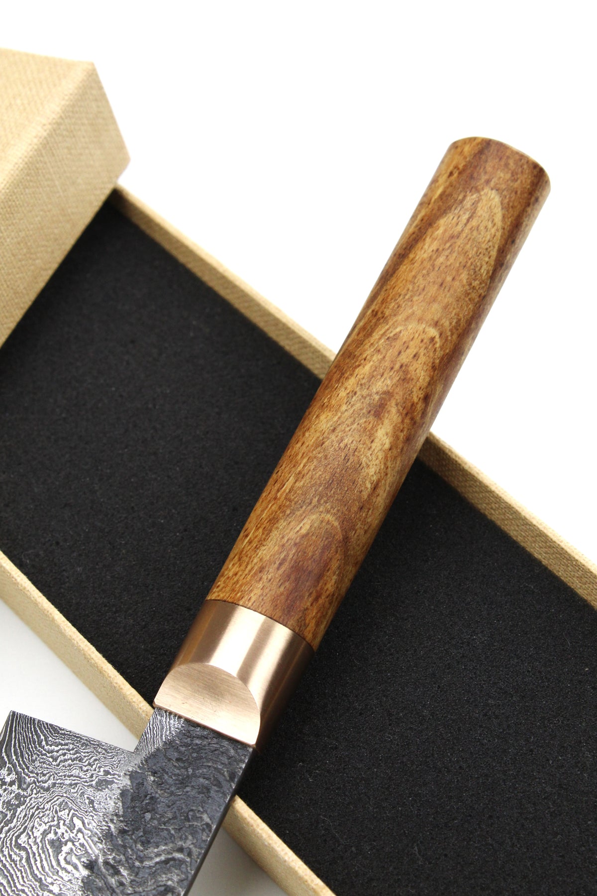 Damascus Santoku 320L Beech
