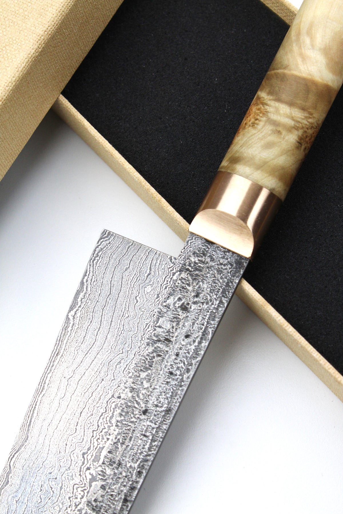 Damascus Santoku 500L Maple