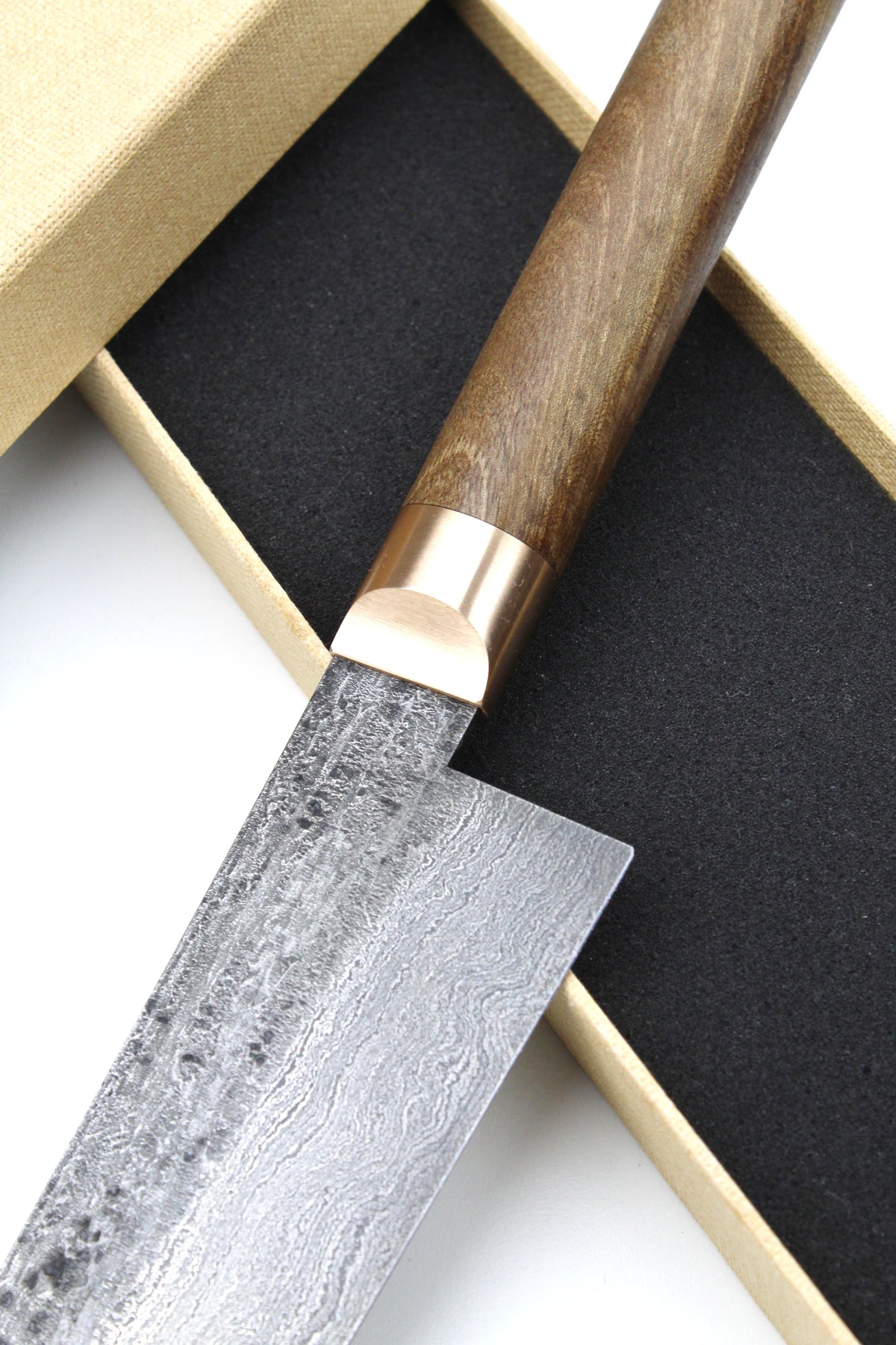 Damascus Santoku 500L Walnut