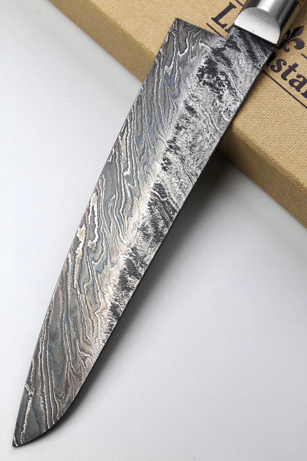 Gyuto Beech Oval HK-Torsion Damascus