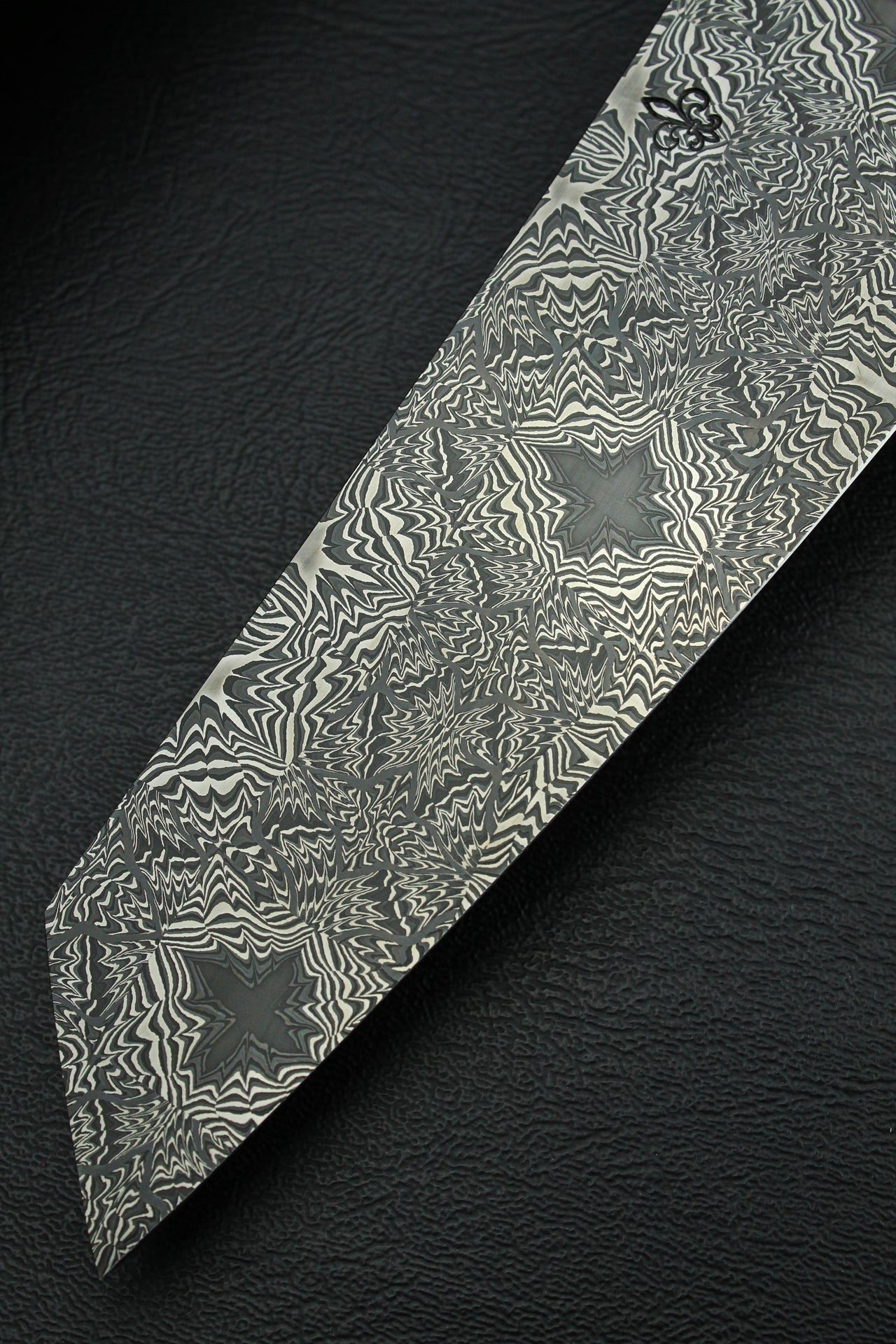S-Damascus Gyuto Snake Oval