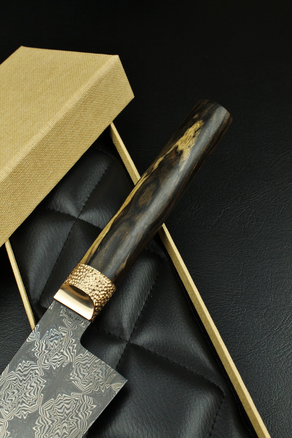Gyuto Black Star B&W Ebony Oval Damascus