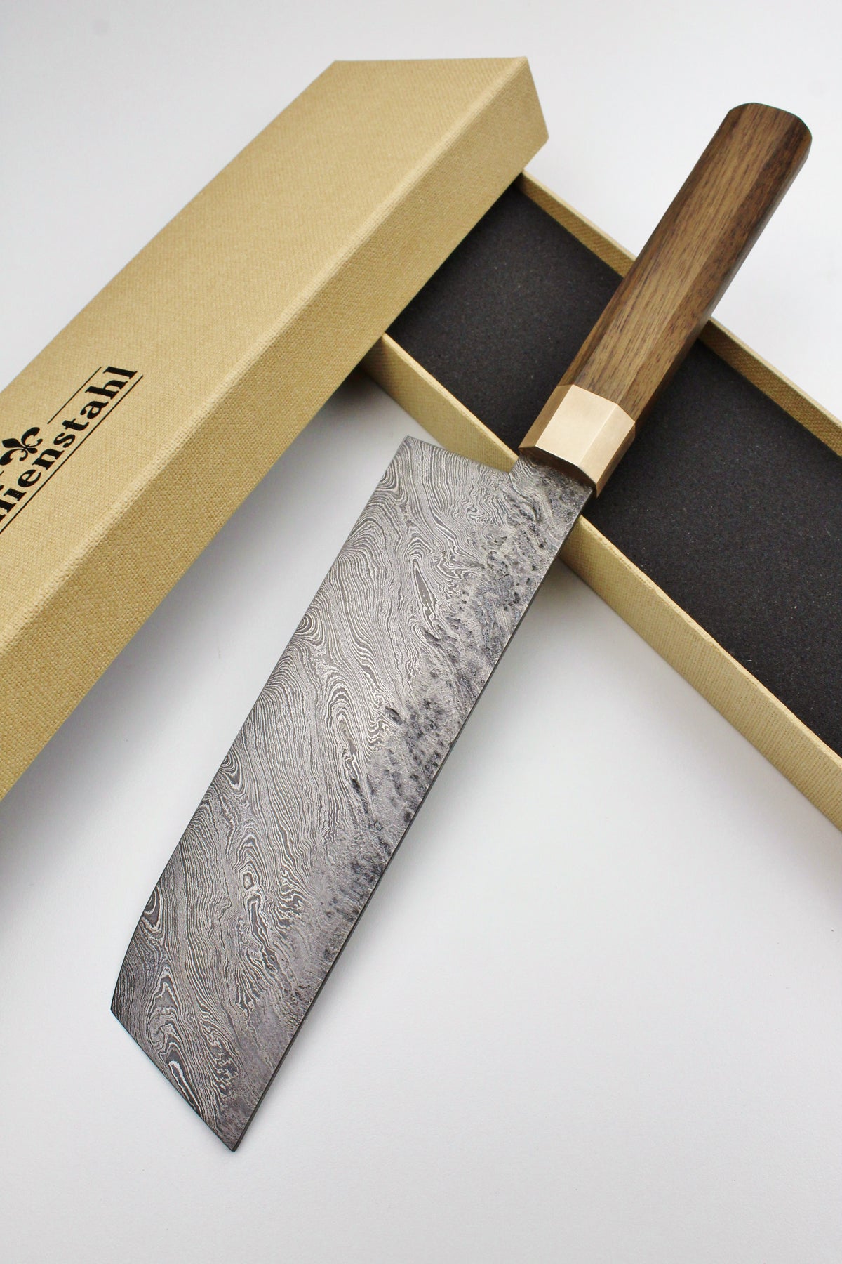 Nakiri Walnut