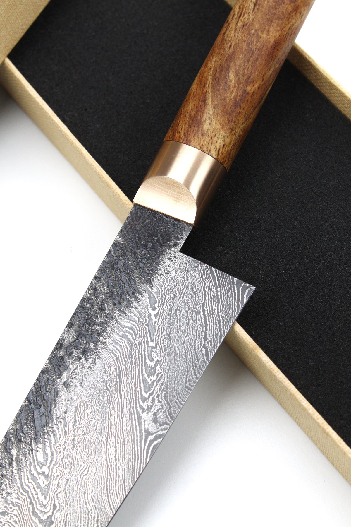 Damascus Santoku 320L Beech