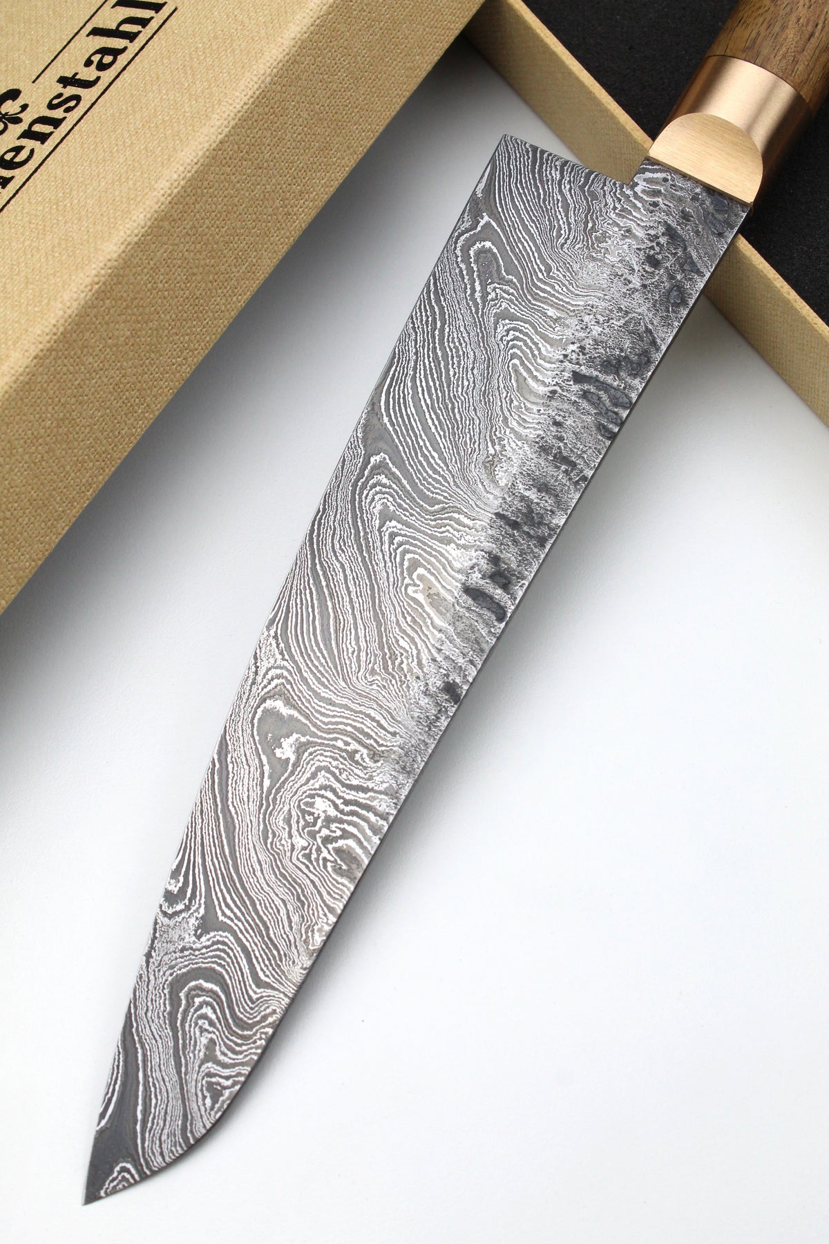 Gyuto Damascus HL Torsion Walnut