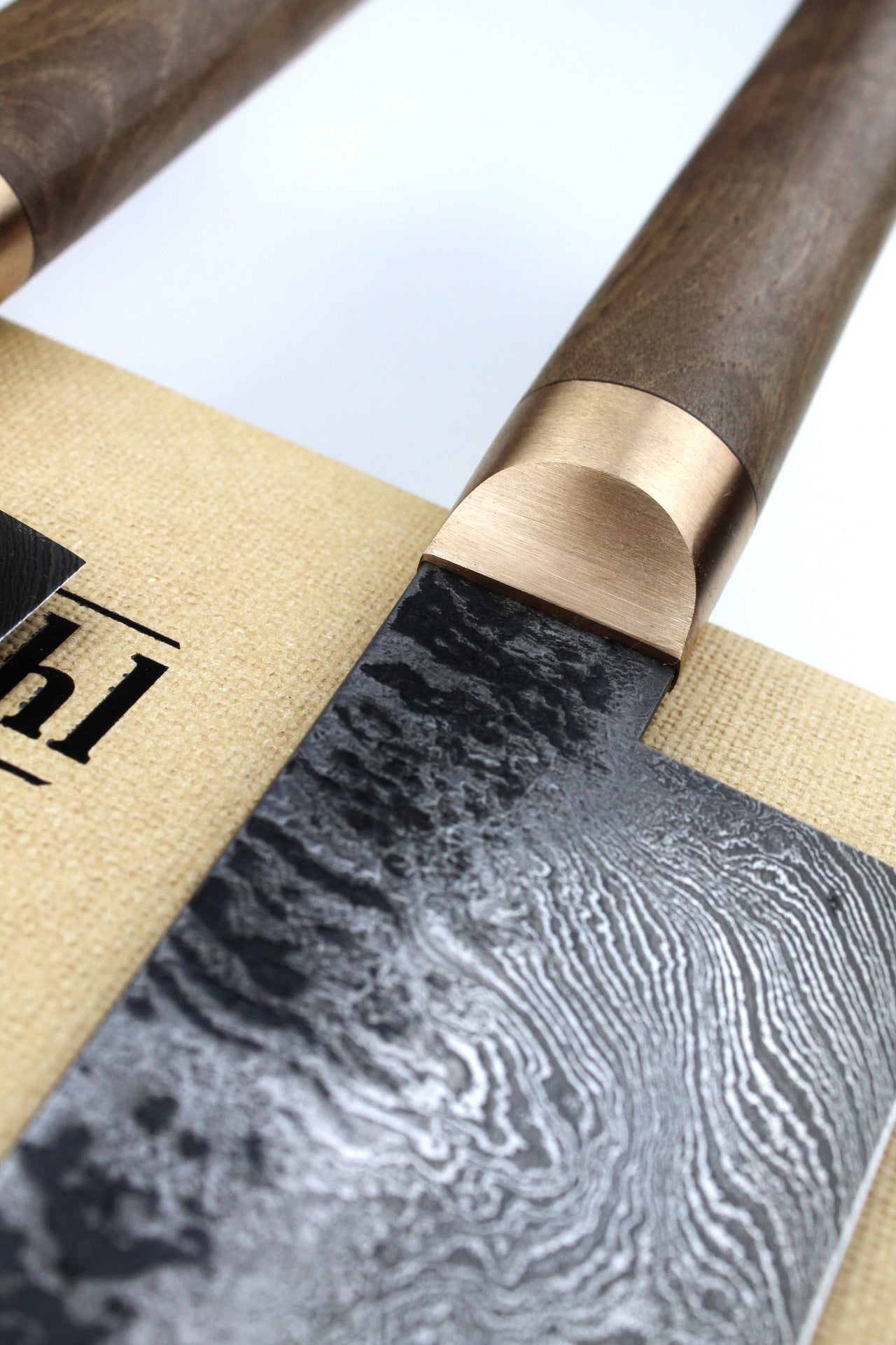 Das Lilienstahl V2 Walnuss