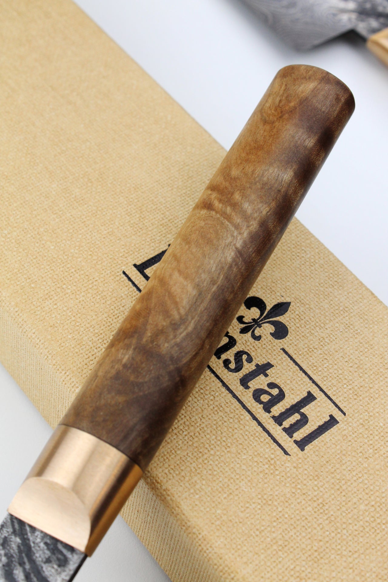 Das Lilienstahl V2 Walnuss